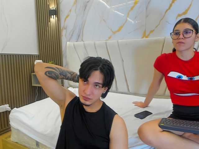 sweetauracouple live cam on BongaCams