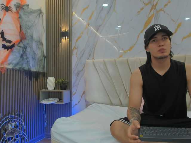 sweetauracouple live cam on BongaCams