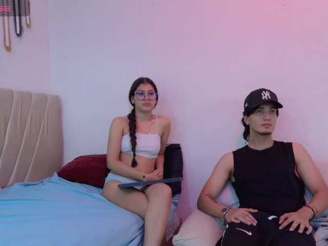 sweetauracouple live cam on BongaCams