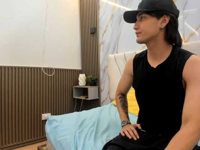 sweetauracouple live cam on BongaCams