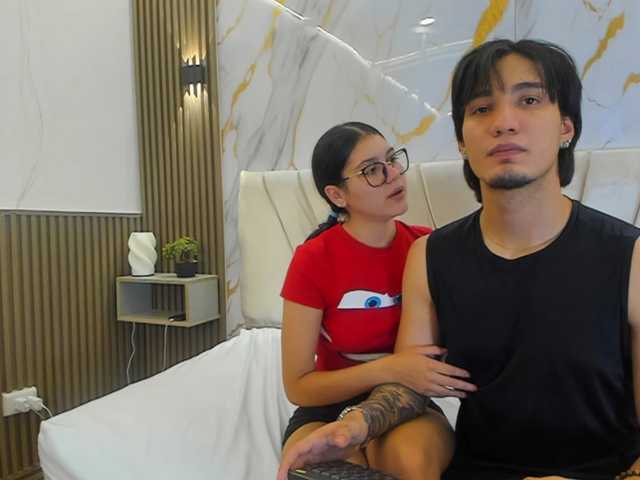 sweetauracouple live cam on BongaCams