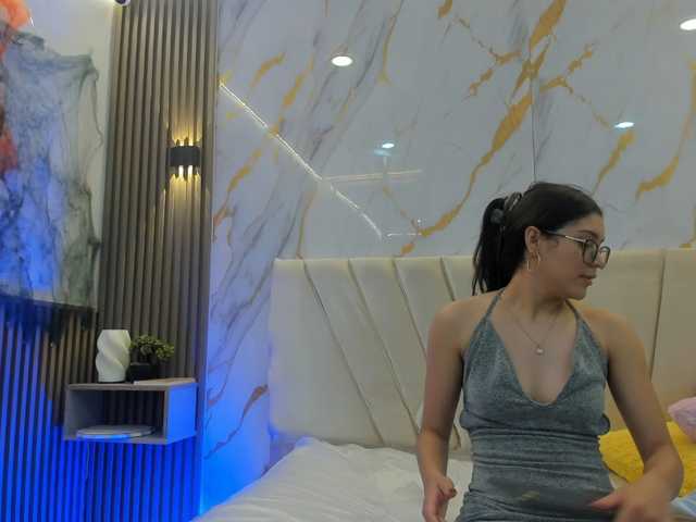 sweetauracouple live cam on BongaCams