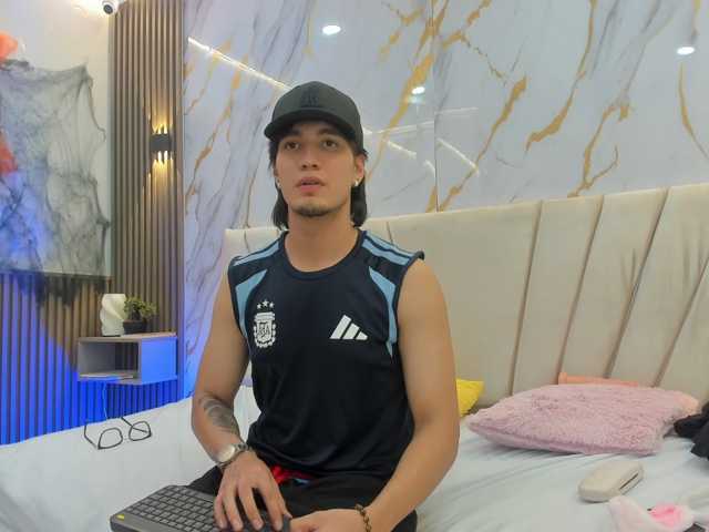 sweetauracouple live cam on BongaCams
