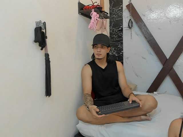 sweetauracouple live cam on BongaCams