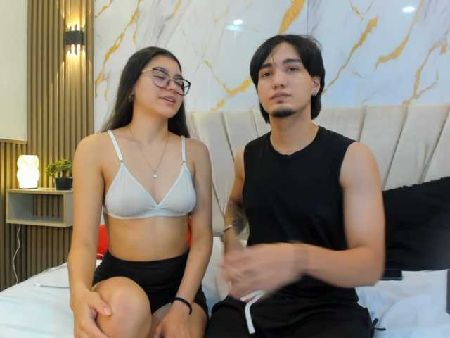 sweetauracouple live cam on BongaCams