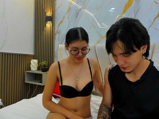 sweetauracouple live cam on BongaCams