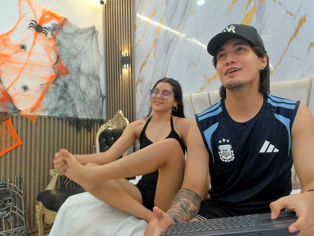 sweetauracouple live cam on BongaCams