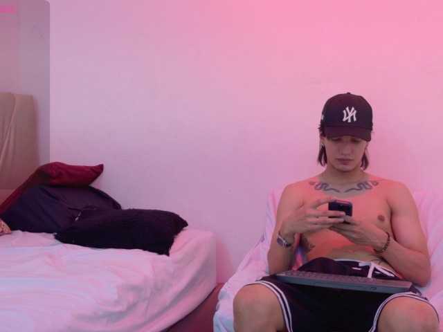 sweetauracouple live cam on BongaCams