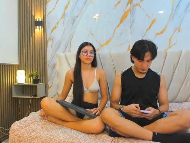 sweetauracouple live cam on BongaCams
