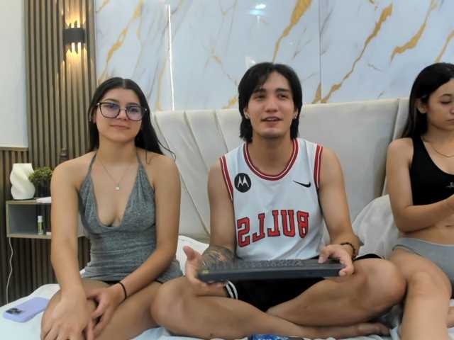 sweetauracouple live cam on BongaCams