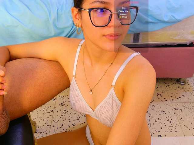 sweetauracouple live cam on BongaCams