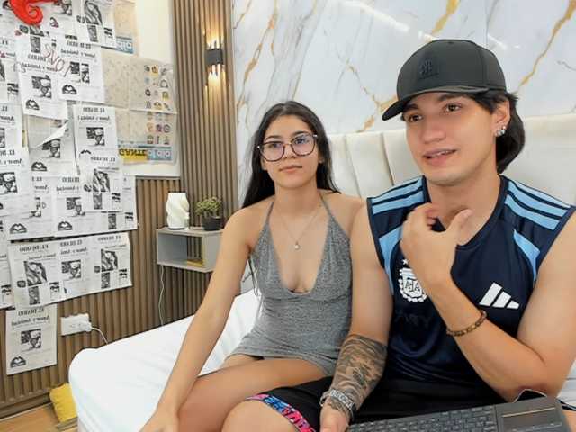 sweetauracouple live cam on BongaCams