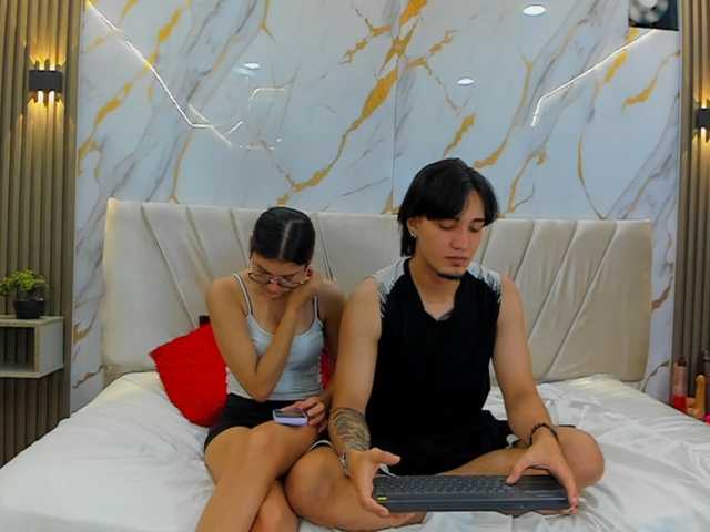 sweetauracouple live cam on BongaCams
