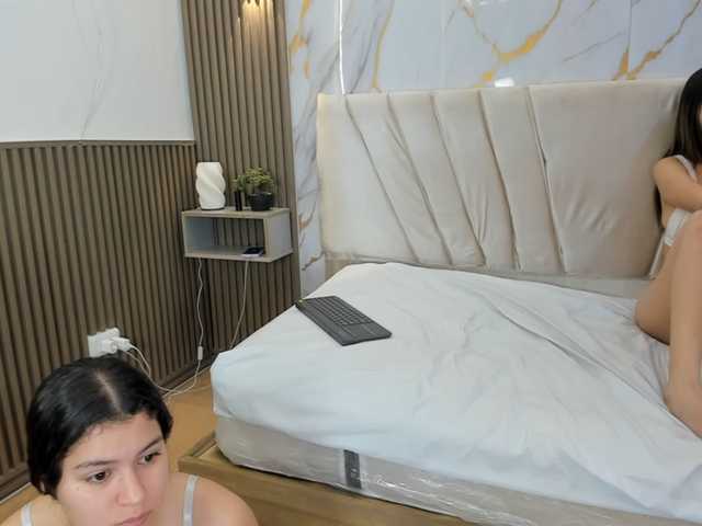 sweetauracouple live cam on BongaCams