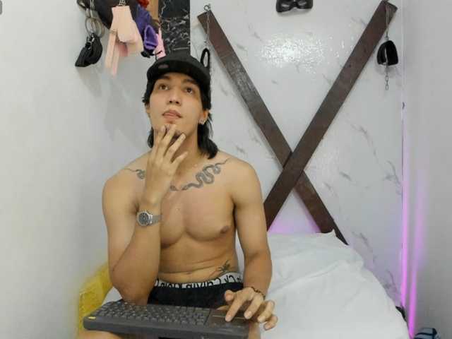 sweetauracouple live webcam show