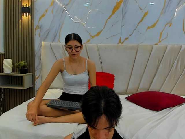 sweetauracouple live cam on BongaCams