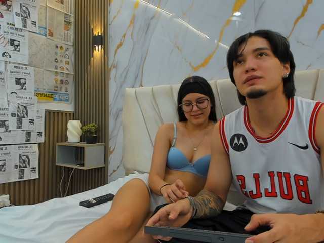 sweetauracouple live cam on BongaCams
