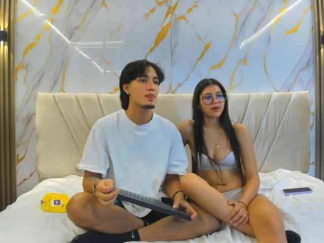 sweetauracouple webcam