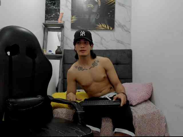 sweetauracouple Sex Cam Show