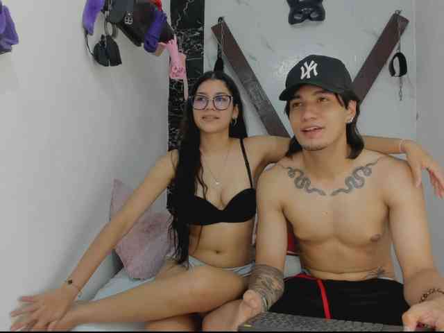 sweetauracouple webcam