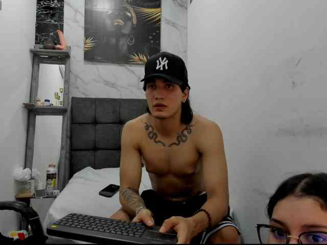 sweetauracouple Sex Cam Show