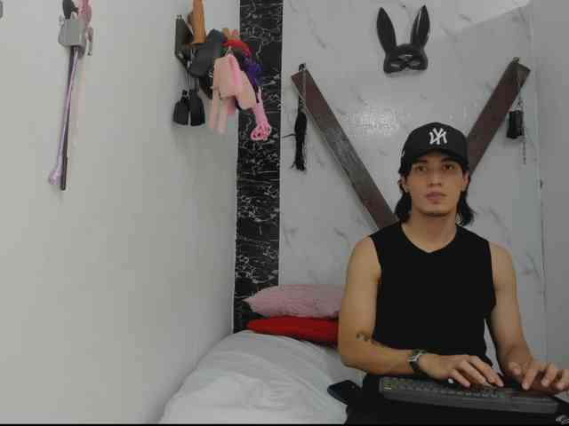 sweetauracouple webcam
