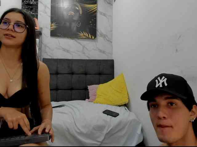 sweetauracouple Sex Cam Show