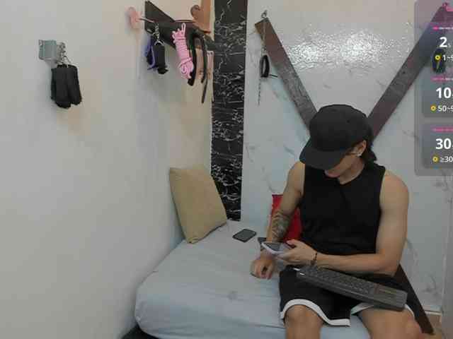 sweetauracouple's live room