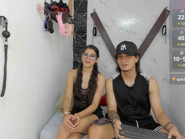 Sweetauracouple's cam show statistics and live stream
