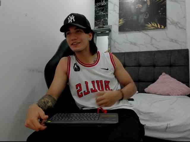sweetauracouple Sex Cam Show