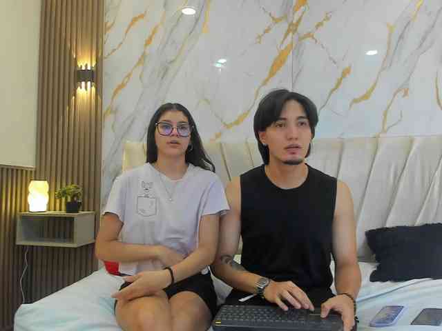 sweetauracouple webcam
