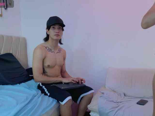 sweetauracouple webcam
