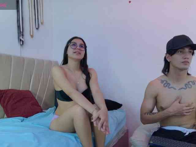 sweetauracouple webcam