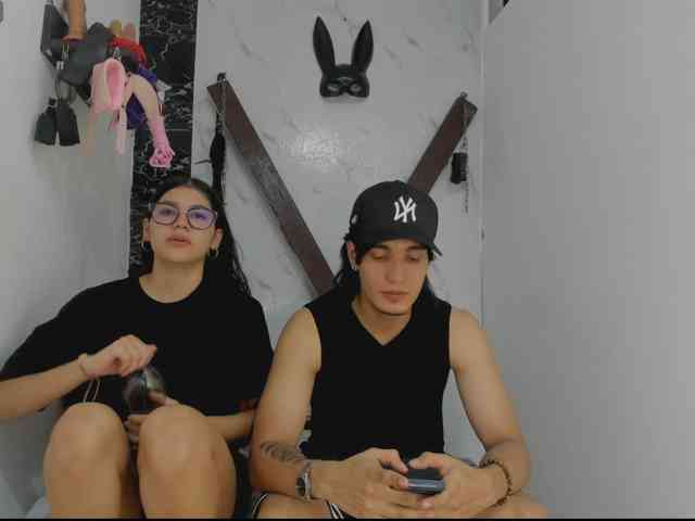 sweetauracouple webcam