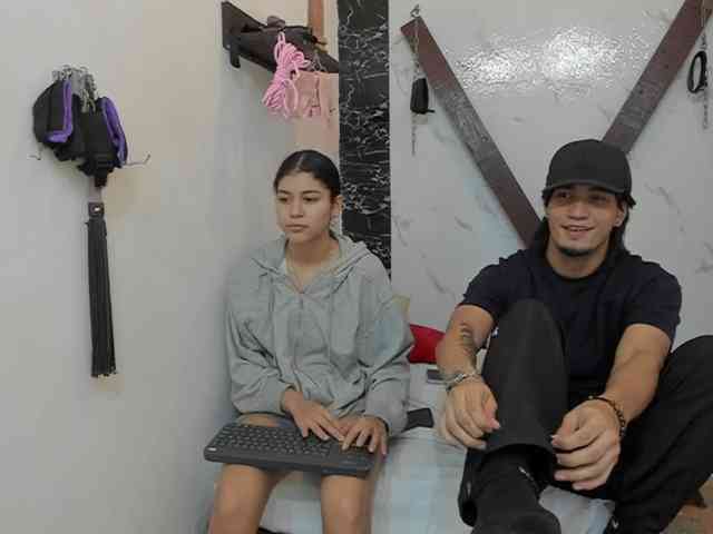 sweetauracouple webcam
