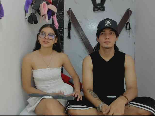 sweetauracouple webcam