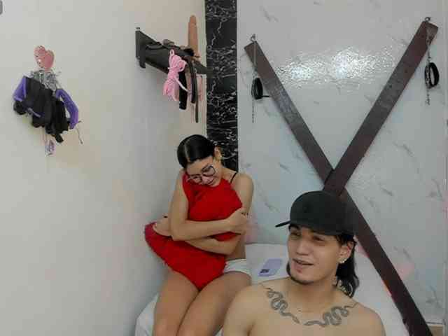 sweetauracouple webcam