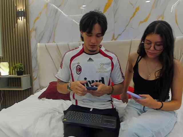 sweetauracouple webcam