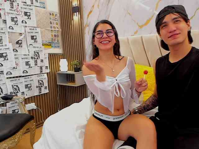 sweetauracouple webcam