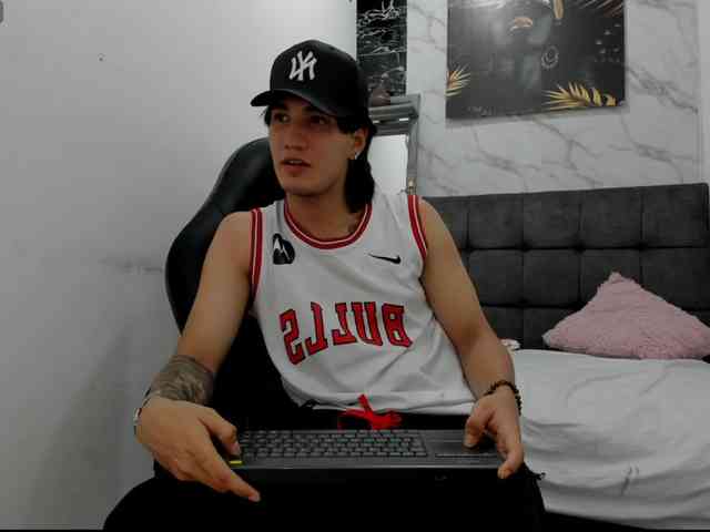 sweetauracouple Sex Cam Show
