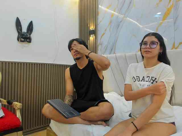 sweetauracouple webcam