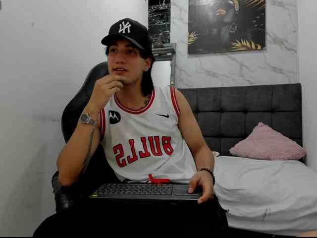 sweetauracouple webcam