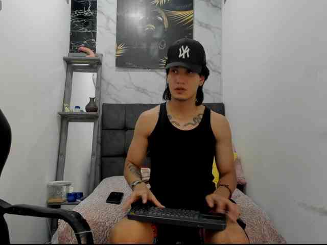 sweetauracouple webcam