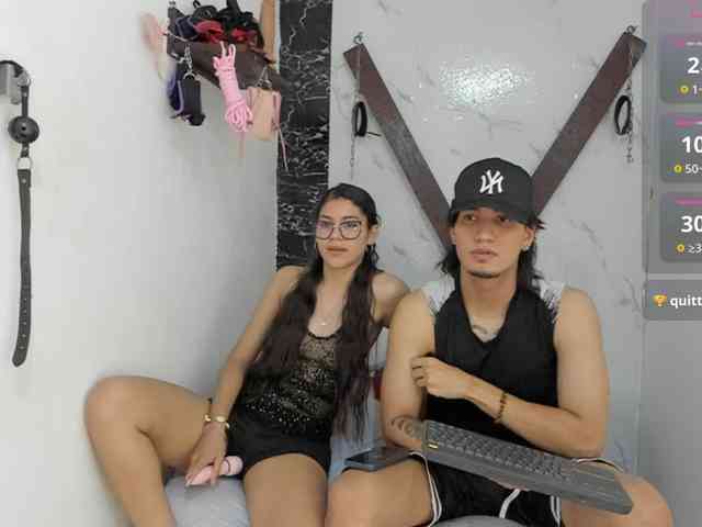 Sweetauracouple's cam show statistics and live stream
