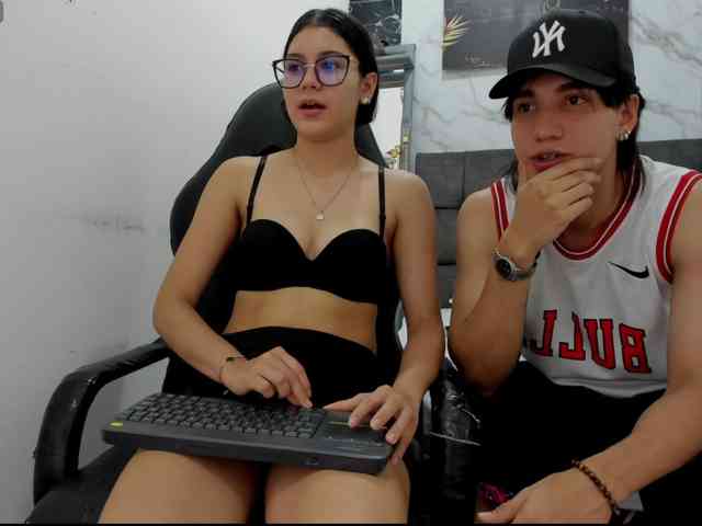 sweetauracouple Sex Cam Show