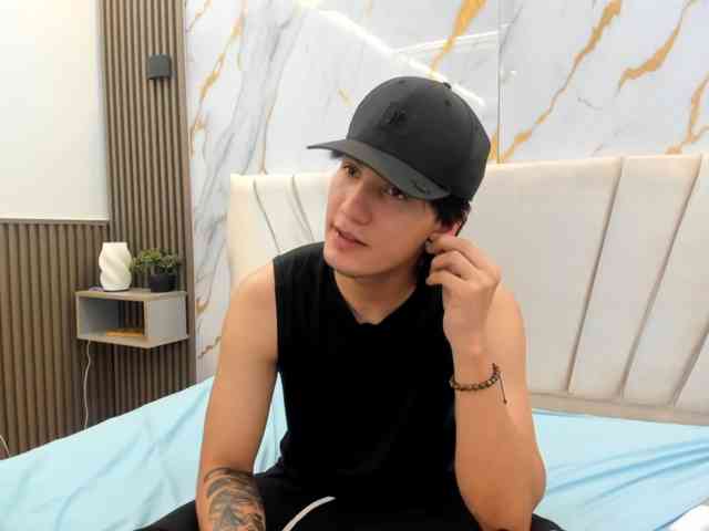 sweetauracouple live couple cam on bongacams
