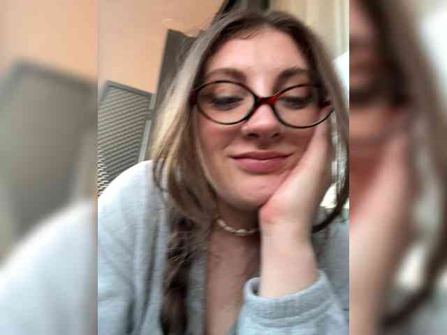 LilllitRR webcam