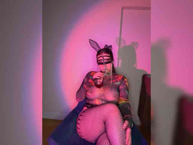 Lilllitrr's cam show statistics and live stream