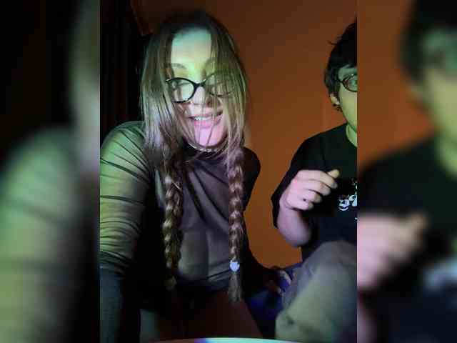 LilllitRR webcam