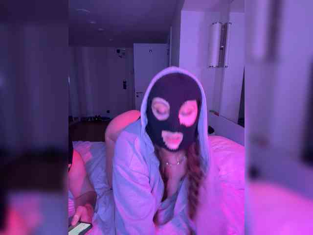 LilllitRR webcam